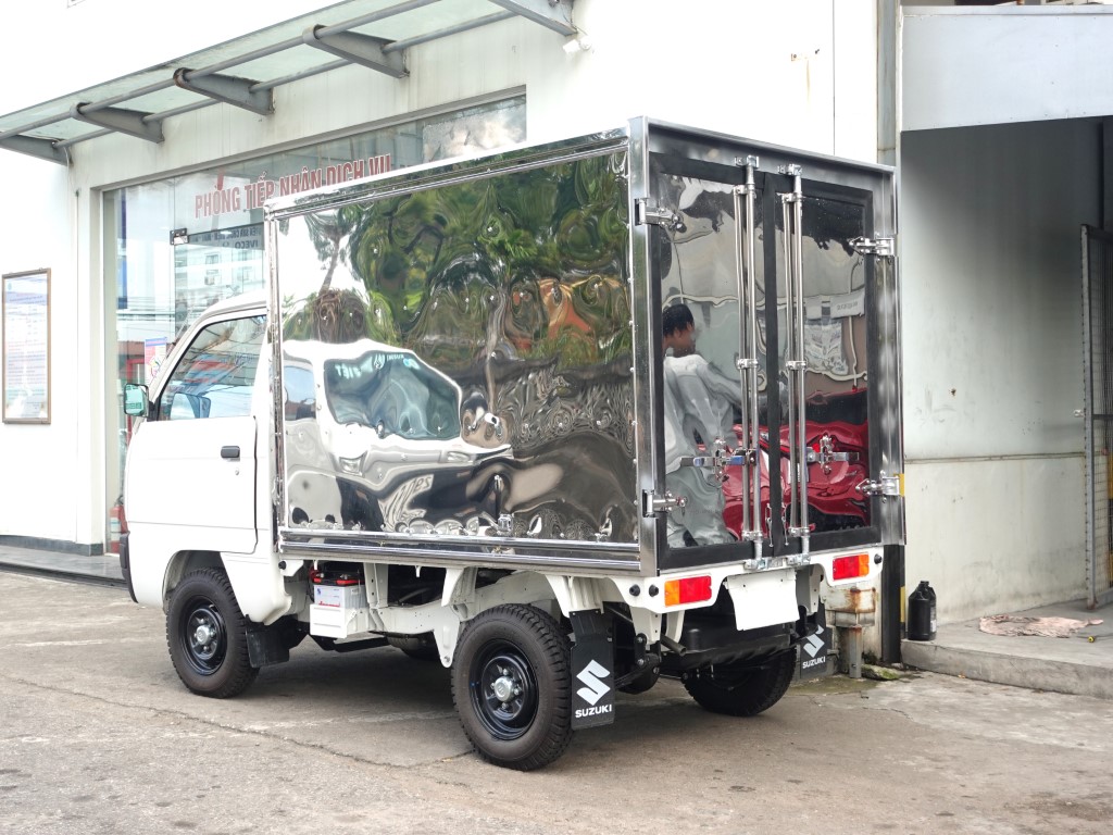Thùng kín Suzuki 500kg đóng 2 lớp bằng vật liệu inox phẳng