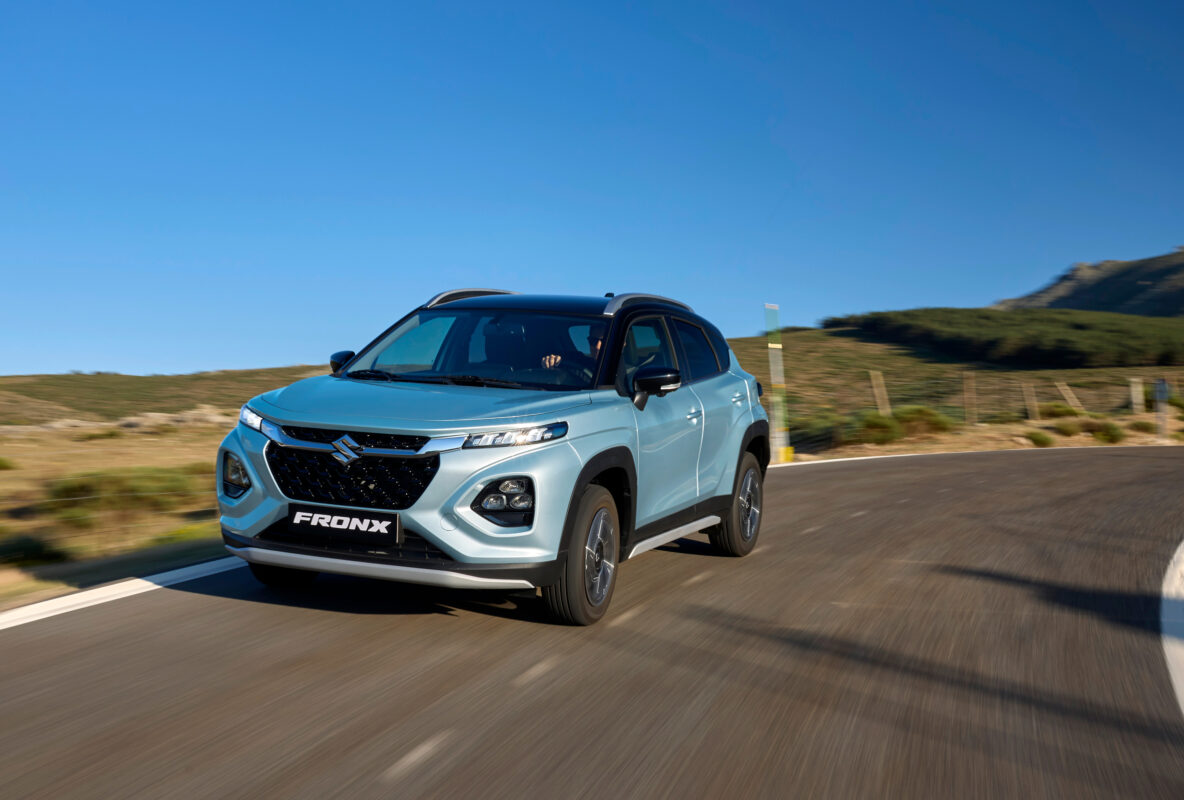 Khách hàng trải nghiệm Suzuki Fronx